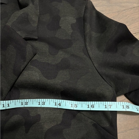 Rachel Zoe Camo Blazer Size Small - Picture 5 of 7